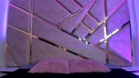 Claire  online show from September 13, 7:05 pm