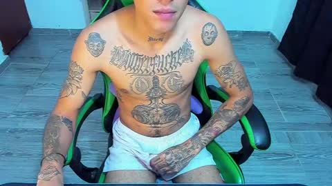 BiG Zafiro online show from April 1, 11:55 am