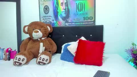 Snapshot of zahira_evans chatting on September 11, 7:04 pm Zahira online show from September 11, 7:04 pm