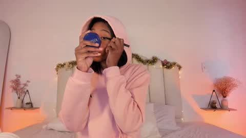 Zaira online show from December 21, 2:45 pm