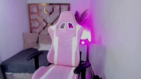 zamira_taylor online show from February 22, 10:42 pm