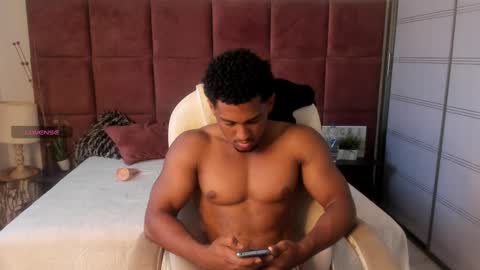 Snapshot of zane_lux chatting on March 9, 1:48 pm Zane Lux online show from March 9, 1:48 pm