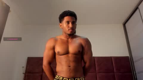 Snapshot of zane_lux chatting on March 11, 4:40 pm Zane Lux online show from March 11, 4:40 pm