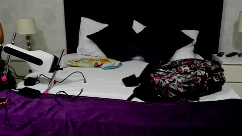 Zarah Andrews online show from January 9, 12:22 pm