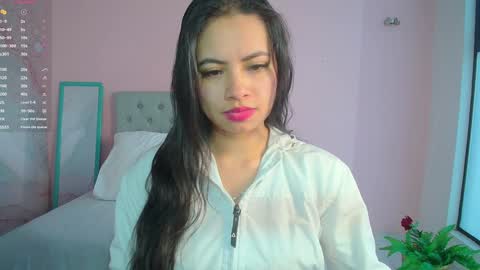 Snapshot of zarah_torres chatting on January 16, 6:27 pm Zarah online show from January 16, 6:27 pm