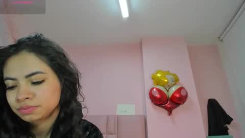 Snapshot of zarah_torres chatting on October 8, 11:21 pm Zarah online show from October 8, 11:21 pm