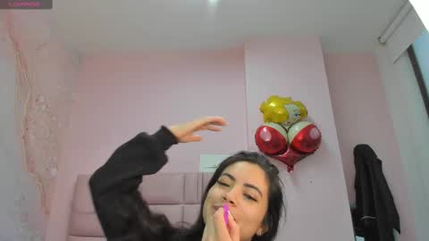 Snapshot of zarah_torres chatting on September 17, 9:51 pm Zarah online show from September 17, 9:51 pm