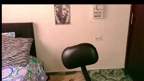 Snapshot of zaray_45bella chatting on January 20, 7:25 pm zaray online show from January 20, 7:25 pm