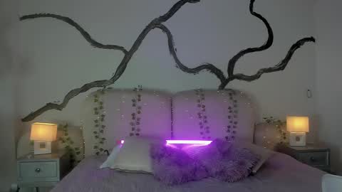 Zarina Waynne online show from November 16, 8:33 pm