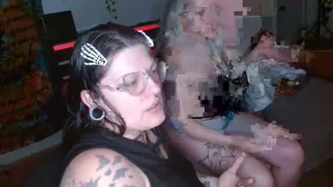 zawmbiemoonz online show from April 9, 5:55 am