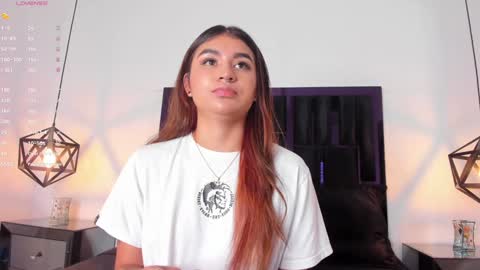 Snapshot of zayda_ chatting on February 2, 2:45 pm Zayda online show from February 2, 2:45 pm