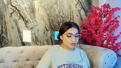 Snapshot of zayda_ chatting on March 8, 1:39 am Zayda online show from March 8, 1:39 am