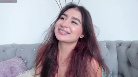 Snapshot of zayda_ chatting on February 6, 7:18 pm Zayda online show from February 6, 7:18 pm