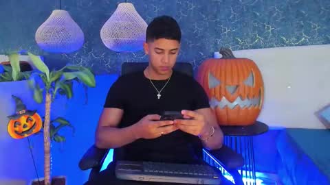 Zayn Cross online show from October 18, 5:44 am