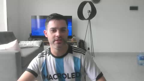 Zehfren online show from March 28, 5:14 pm