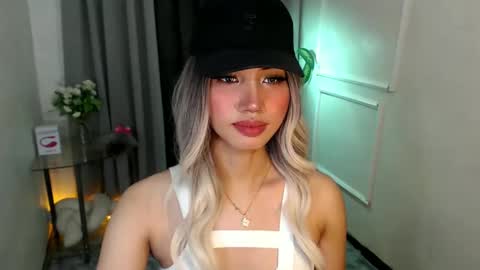 Snapshot of zelainalovetocum chatting on February 17, 3:22 pm zelainalovetocum online show from February 17, 3:22 pm