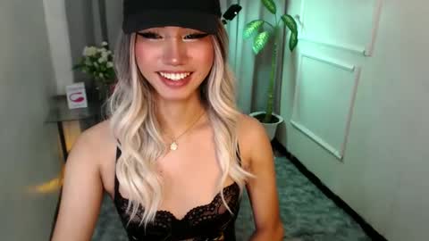 Snapshot of zelainalovetocum chatting on February 22, 7:47 pm zelainalovetocum online show from February 22, 7:47 pm