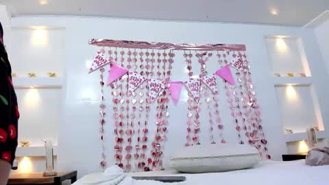 Zenda Evans online show from February 9, 3:43 am