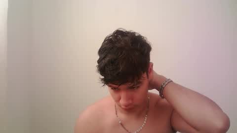 zeus_183 online show from December 16, 1:17 pm