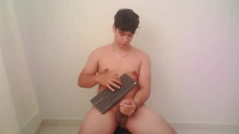 zeus_183 online show from March 6, 3:22 pm