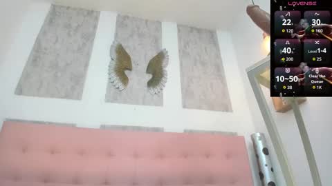 ZHAMIRA  ANDRES online show from March 20, 10:15 pm