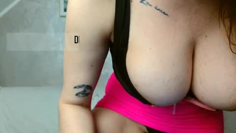 Snapshot of zilcandyilgirlii chatting on January 23, 2:02 am Carolina online show from January 23, 2:02 am