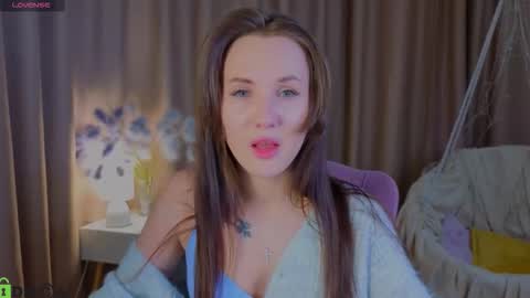 Snapshot of zlata__fox chatting on October 10, 4:57 pm Zlata Mon Tue Thu Fri Sun Sa GMT 3 0000pm - 0600pm online show from October 10, 4:57 pm