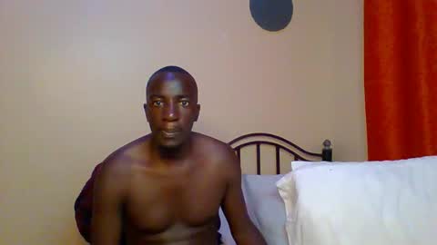 Snapshot of zlatann2012 chatting on February 25, 7:06 pm Zlatann2012 online show from February 25, 7:06 pm