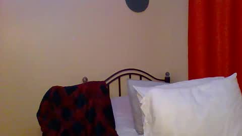 Snapshot of zlatann2012 chatting on February 24, 6:58 pm Zlatann2012 online show from February 24, 6:58 pm