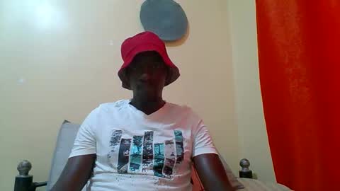 Snapshot of zlatann2012 chatting on October 16, 12:27 pm Zlatann2012 online show from October 16, 12:27 pm