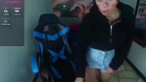 Snapshot of zoe_connor19 chatting on October 15, 8:31 pm Z O E online show from October 15, 8:31 pm