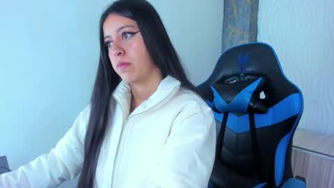 Snapshot of zoe_connor19 chatting on September 21, 1:04 pm Z O E online show from September 21, 1:04 pm