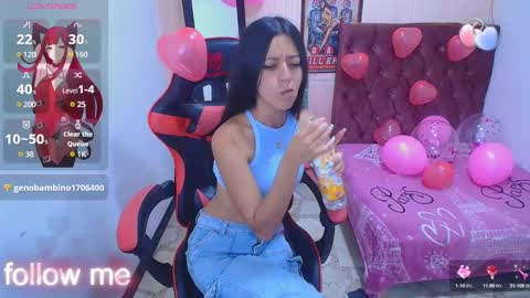 Snapshot of zoe_connor19 chatting on February 12, 9:01 pm Z O E online show from February 12, 9:01 pm