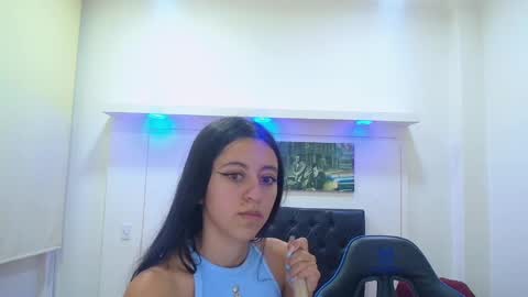 Snapshot of zoe_connor19 chatting on February 23, 5:07 pm Z O E online show from February 23, 5:07 pm