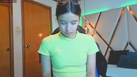 zoe_dear online show from June 3, 2:33 pm