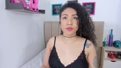 Zoe Gruber online show from February 7, 9:26 pm