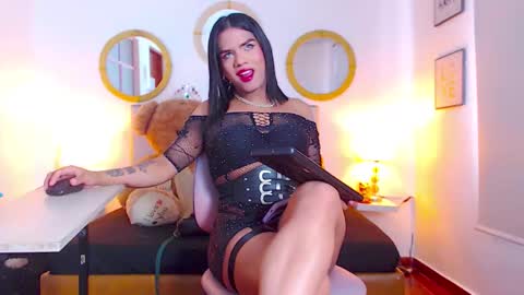 zoe_hecate online show from January 6, 3:27 pm