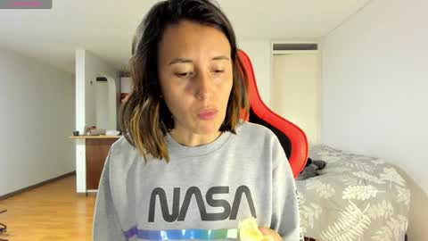 ZOE online show from December 6, 12:40 am