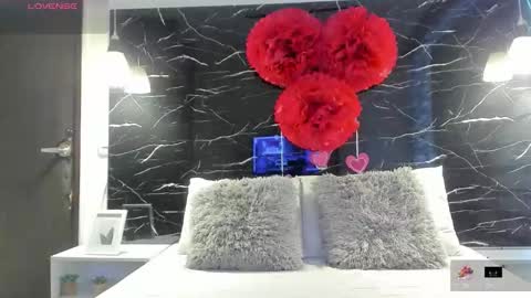 Zoe online show from February 23, 11:45 am