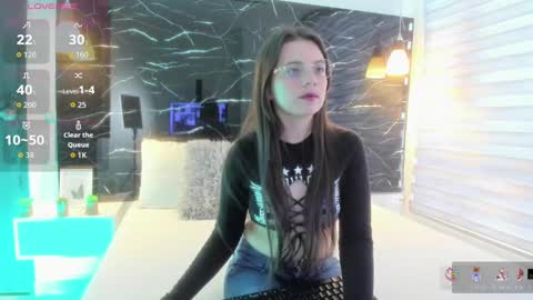 Zoe online show from November 10, 11:35 am