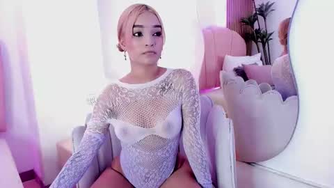Snapshot of zoe_lee___ chatting on October 2, 11:42 am zoe lee online show from October 2, 11:42 am