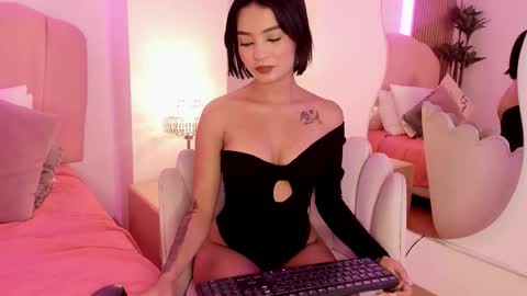 Snapshot of zoe_lee___ chatting on October 11, 11:59 am zoe lee online show from October 11, 11:59 am