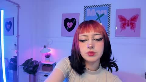 Zoe Lynch online show from April 8, 11:35 am