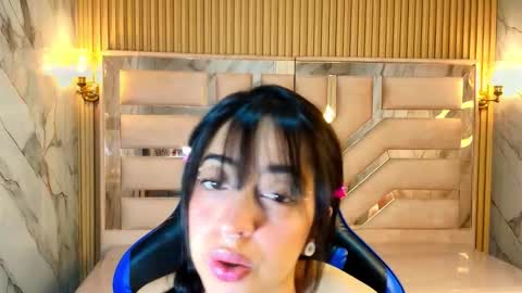 Zoe  online show from October 28, 3:29 am