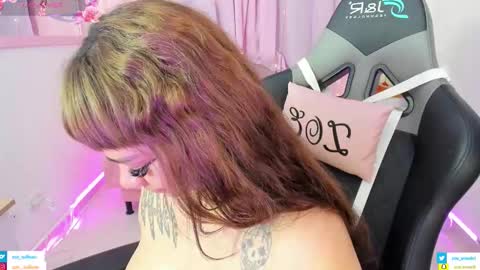 zoe_sullivan_ online show from November 9, 9:46 am