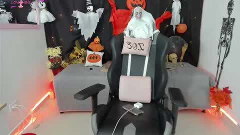 Snapshot of zoe_sullivan_ chatting on October 3, 10:23 am zoe_sullivan_ online show from October 3, 10:23 am