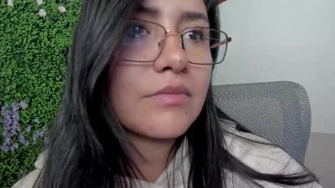 Snapshot of zoe_wattson chatting on October 20, 4:06 am Zoe online show from October 20, 4:06 am