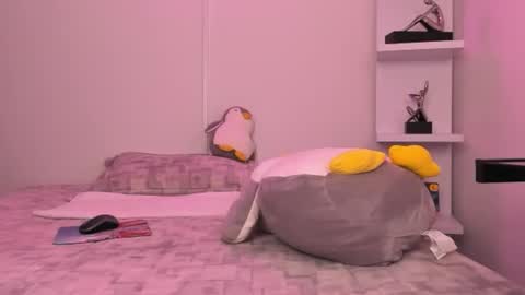 zoecams online show from February 12, 8:23 pm