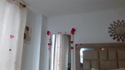 Snapshot of zoecruzz chatting on February 13, 6:59 pm ZOE online show from February 13, 6:59 pm