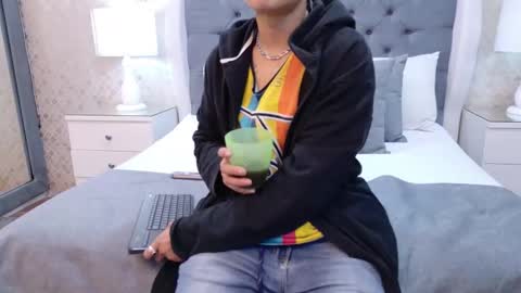 Snapshot of zoekrug chatting on October 10, 1:17 pm Zoe Krug online show from October 10, 1:17 pm